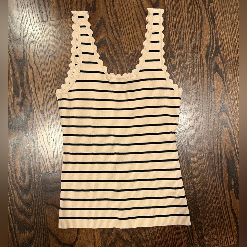 Hem & Thread Striped Scalloped Tank Top (M)